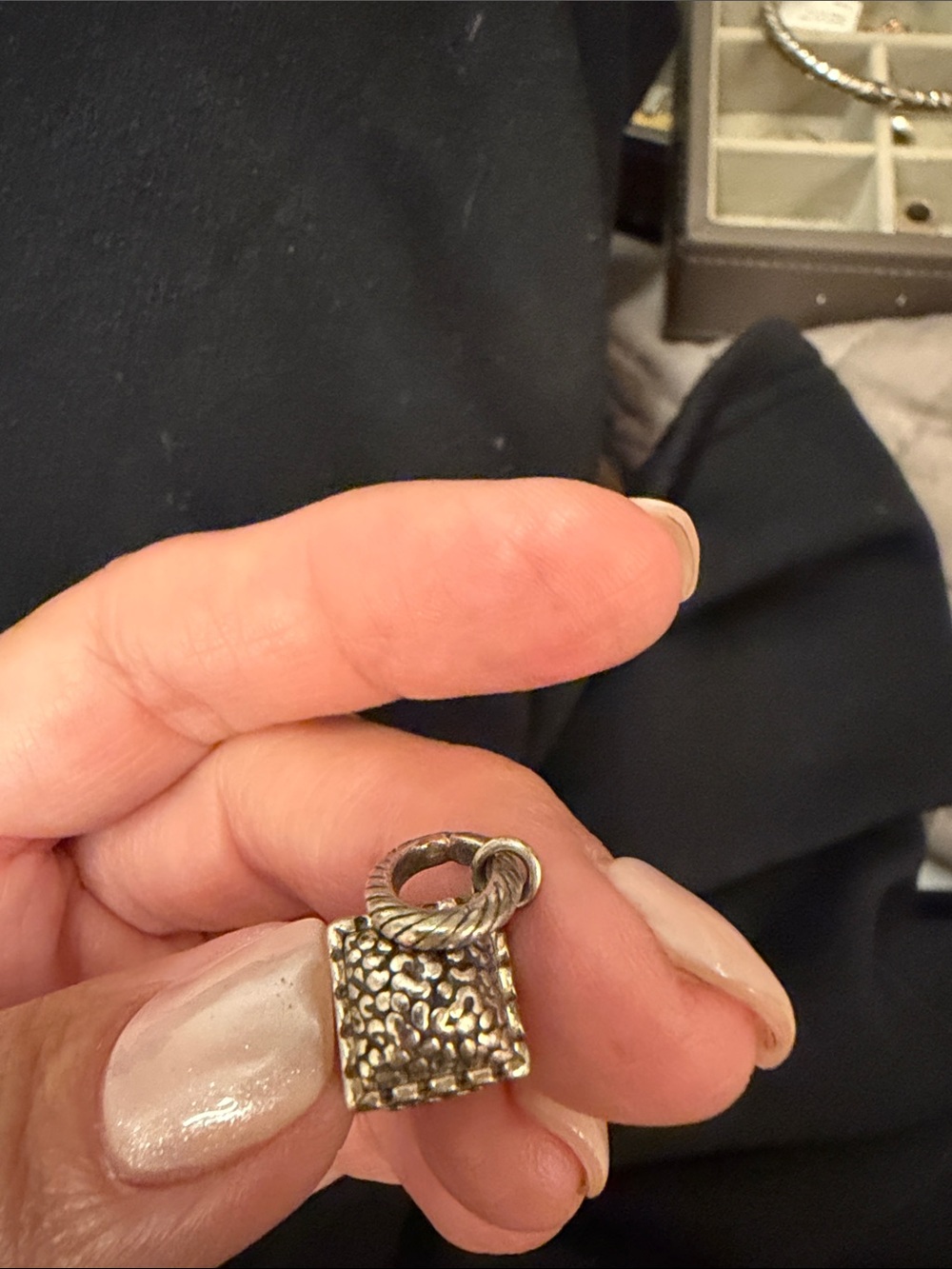 Brighton popcorn charm - Picture 3 of 5